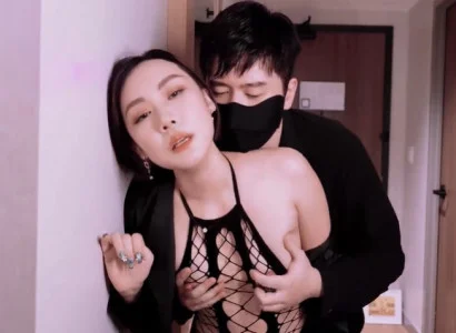 Mụ vợ bán thân cho sếp để có tiền trả nợ cho chồng