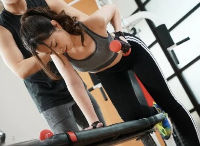 Anh PT số hưởng với người phụ nữ thiếu thốn tình dục âm ái với nhau
